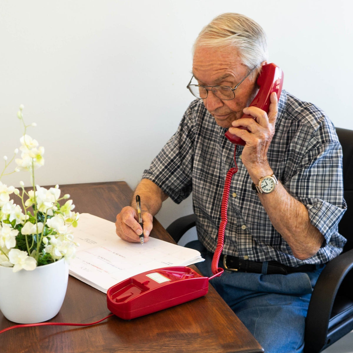 iSoHo Trimline Phone: Enhanced for Seniors, Visually Impaired. Large Buttons, Loud Ringer.Perfect for Hearing and Visually Impaired. Retro Style, Reliable Performance - Crimson Red - USA Trading Depot, LLC