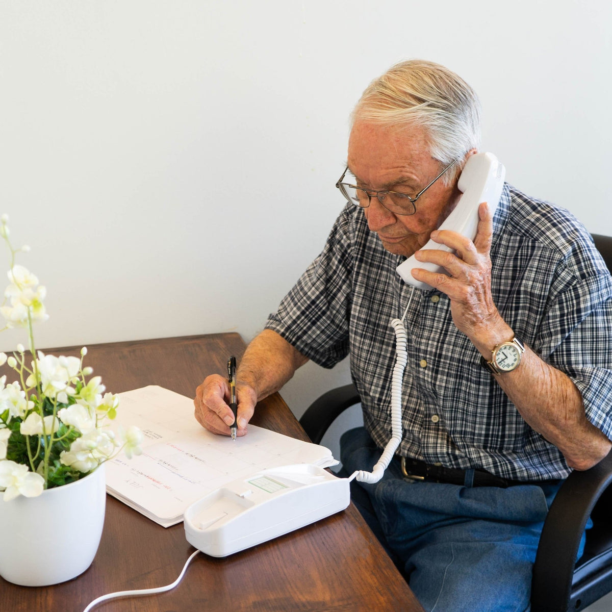iSoHo Trimline Phone: Enhanced for Seniors, Visually Impaired. Large Buttons, Loud Ringer.Perfect for Hearing and Visually Impaired. Retro Style, Reliable Performance - USA Trading Depot, LLC